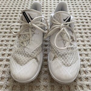 White Nike Zoom Hypercourt Womens Volleyball Shoes
Size 6.5
Used for one season